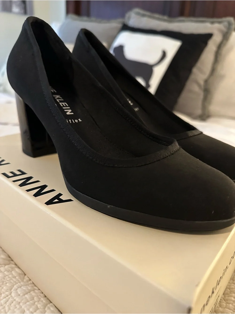 Anne Klein Black Round-Toe Iflex Heels - Picture 2 of 4
